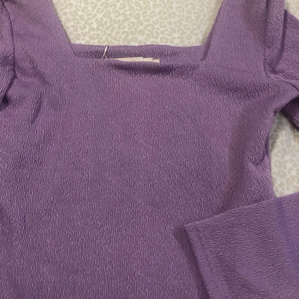 Sexy and feminine bodysuit top - Picture 3 of 3